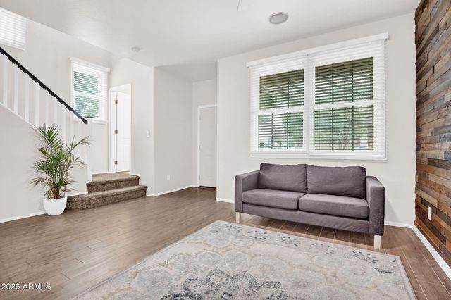 2346 E PECAN Road, Phoenix, AZ 85040