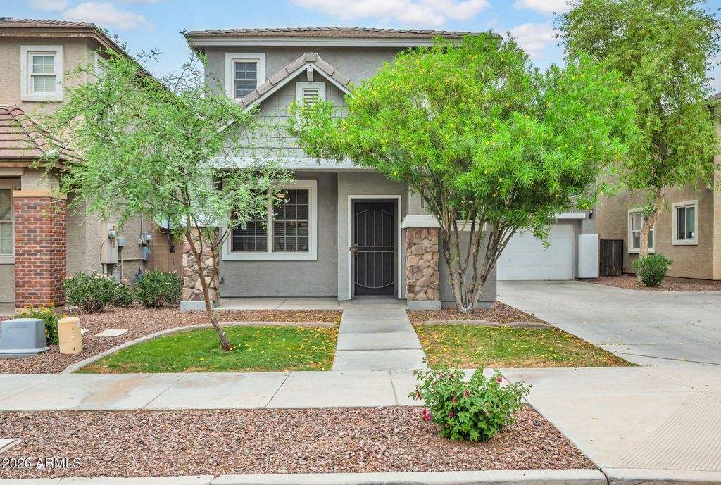 2346 E PECAN Road, Phoenix, AZ 85040