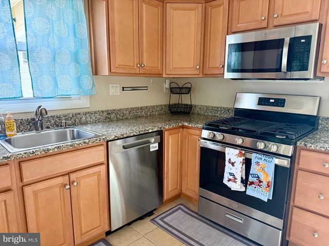 259 N DENNIS DR, Clayton, NJ 08312