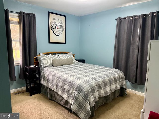 259 N DENNIS DR, Clayton, NJ 08312
