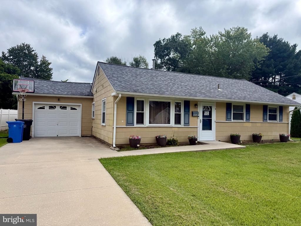 259 N DENNIS DR, CLAYTON, NJ 08312 — photo 2