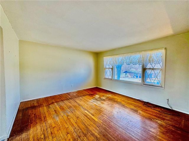 101 Collette Street, Excelsior Springs, MO 64024