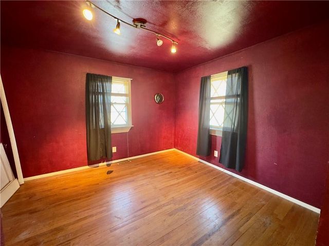 101 Collette Street, Excelsior Springs, MO 64024