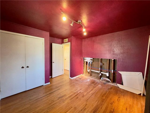 101 Collette Street, Excelsior Springs, MO 64024