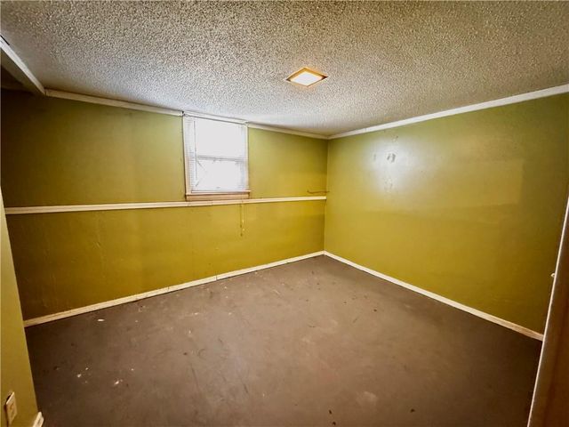 101 Collette Street, Excelsior Springs, MO 64024