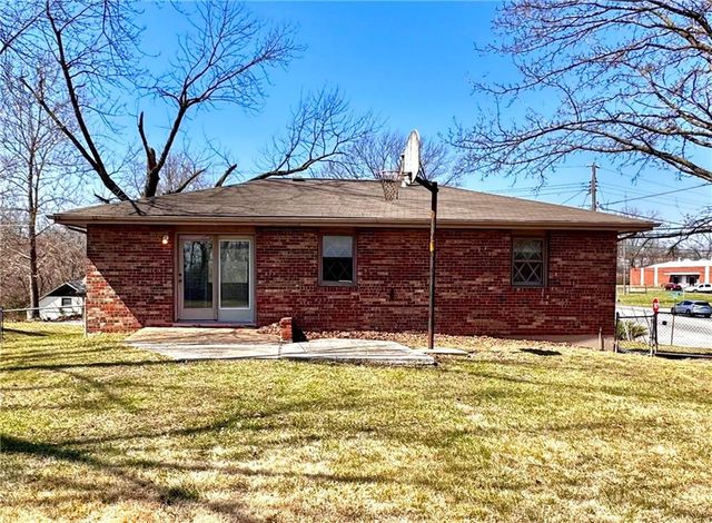 101 Collette Street, Excelsior Springs, MO 64024