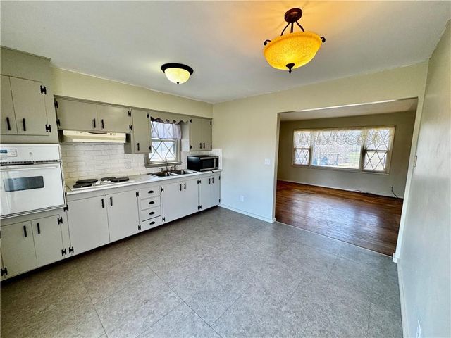 101 Collette Street, Excelsior Springs, MO 64024