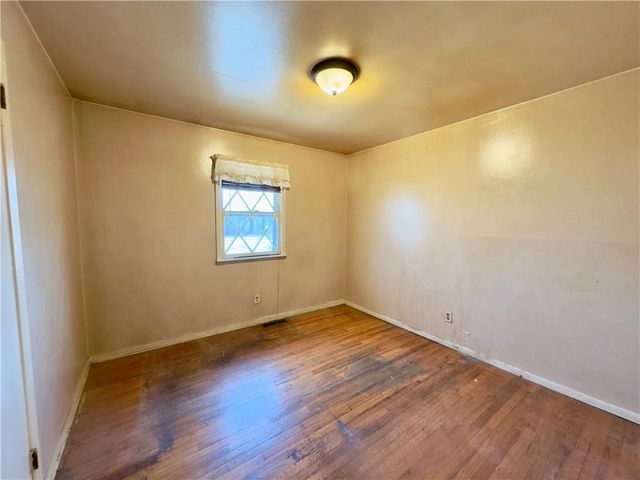 101 Collette Street, Excelsior Springs, MO 64024