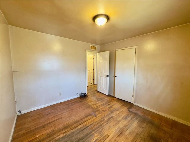 101 Collette Street, Excelsior Springs, MO 64024