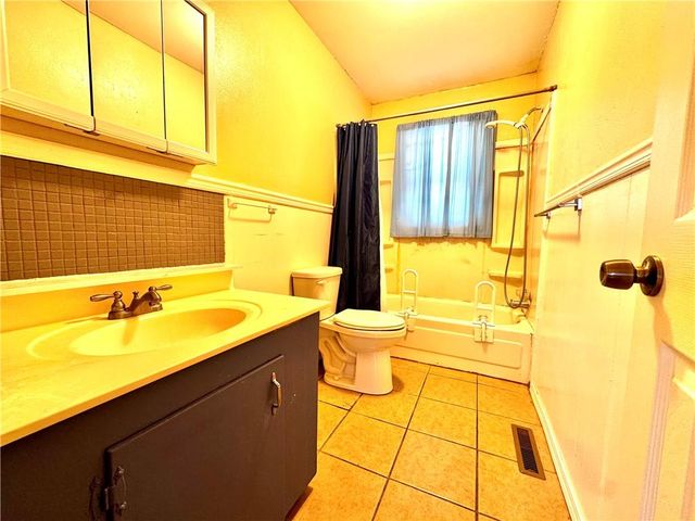 101 Collette Street, Excelsior Springs, MO 64024