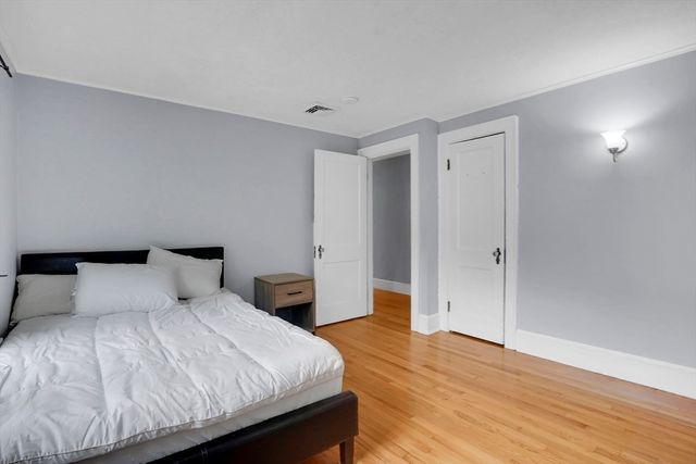 158 Wenonah Rd, Longmeadow, MA 01106