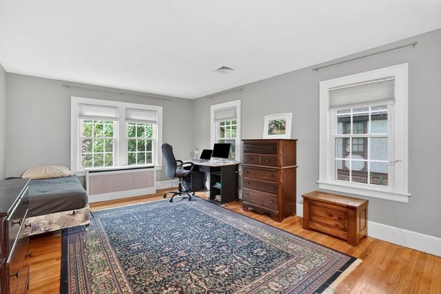 158 Wenonah Rd, Longmeadow, MA 01106