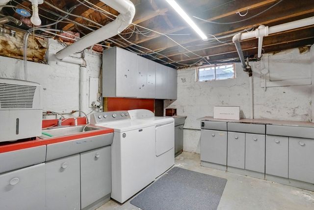 158 Wenonah Rd, Longmeadow, MA 01106
