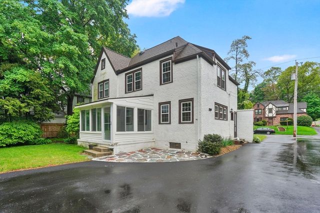 158 Wenonah Rd, Longmeadow, MA 01106