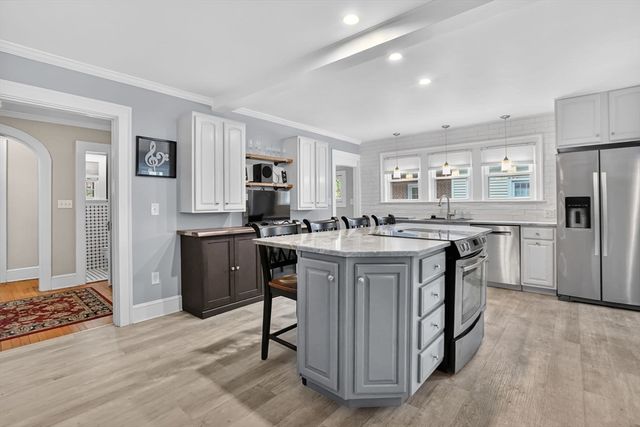 158 Wenonah Rd, Longmeadow, MA 01106
