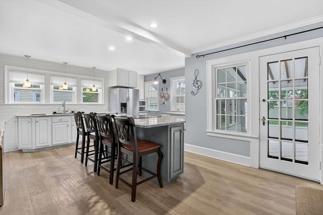 158 Wenonah Rd, Longmeadow, MA 01106