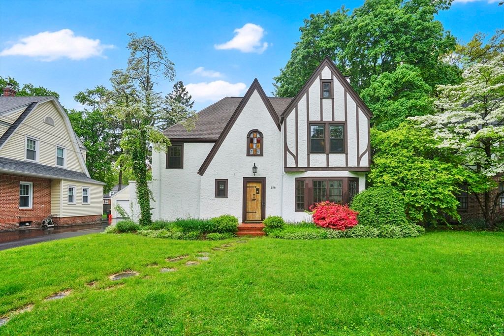 158 Wenonah Rd, Longmeadow, MA 01106