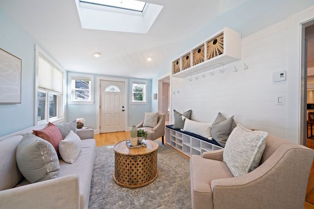 41 Chapel St, Canton, MA 02021