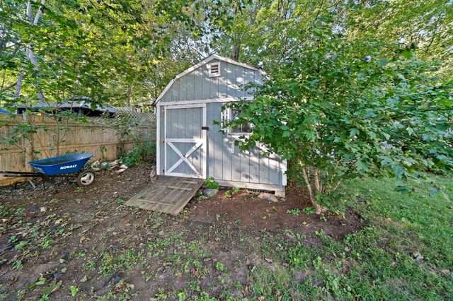 41 Chapel St, Canton, MA 02021