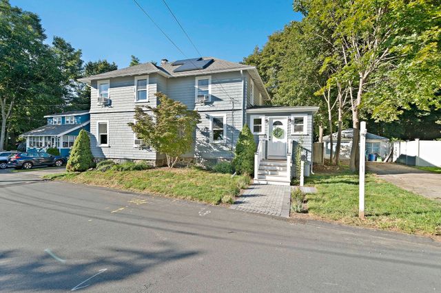 41 Chapel St, Canton, MA 02021