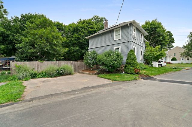 41 Chapel St, Canton, MA 02021