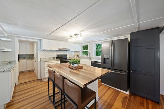 41 Chapel St, Canton, MA 02021