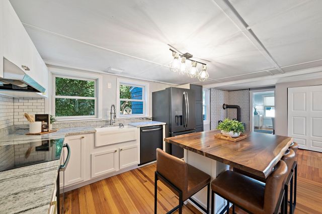 41 Chapel St, Canton, MA 02021
