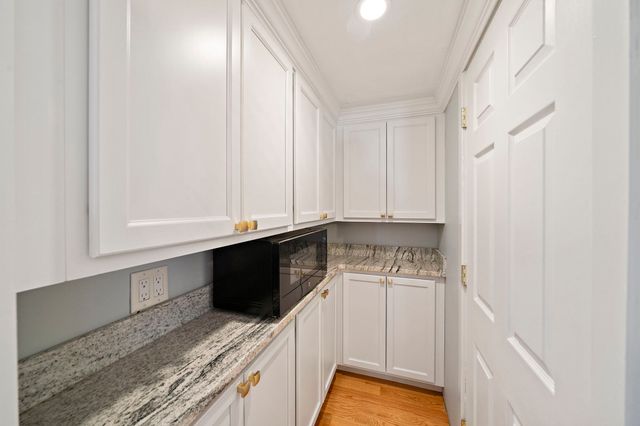 41 Chapel St, Canton, MA 02021