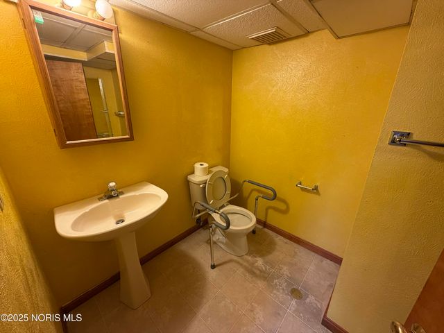 710 N Byrne Road, Toledo, OH 43607