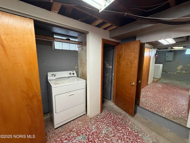 710 N Byrne Road, Toledo, OH 43607