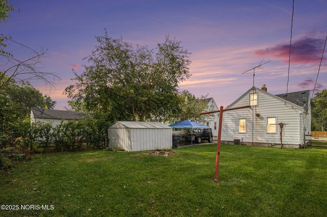 710 N Byrne Road, Toledo, OH 43607