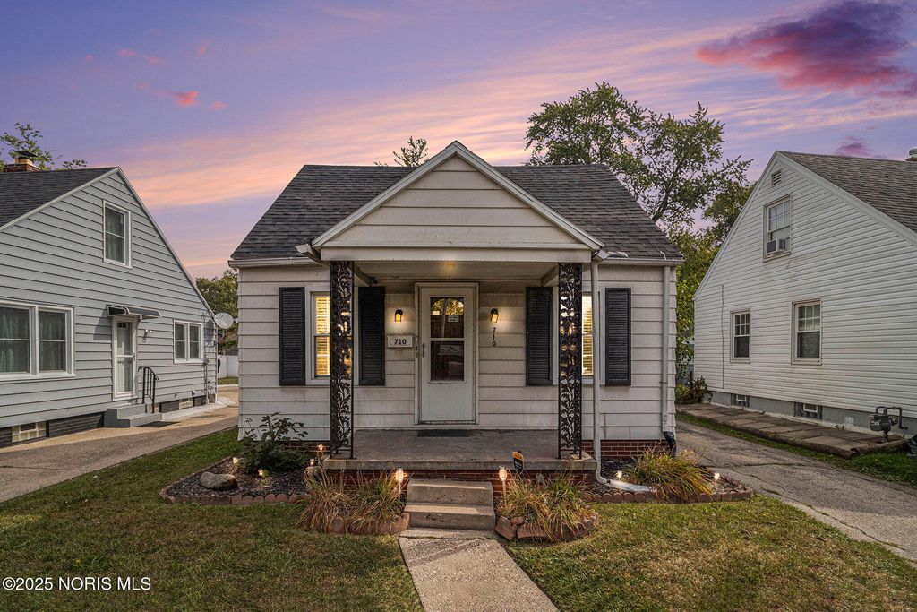 710 N Byrne Road, Toledo, OH 43607