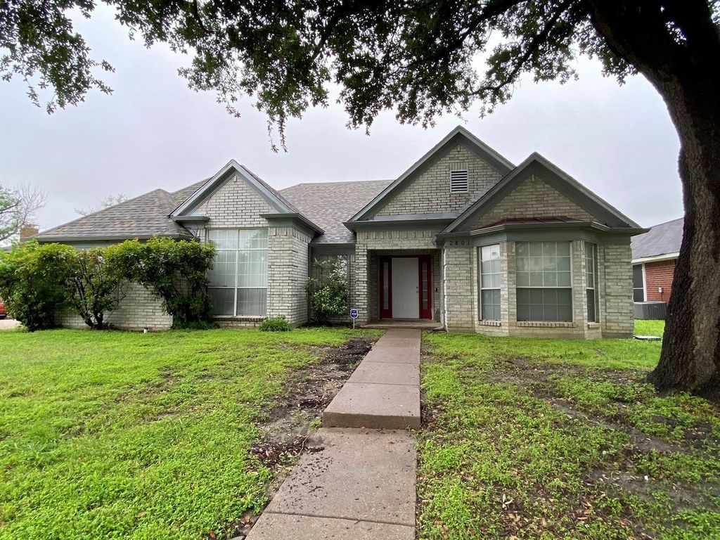 2801 Clearmeadow Drive, Mesquite, TX 75181