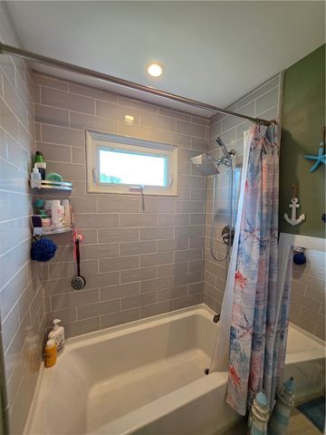95 2nd Avenue, Cranston, RI 02910