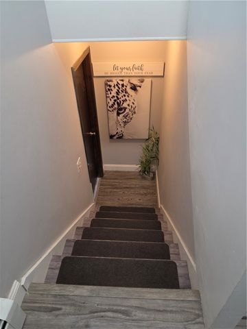 95 2nd Avenue, Cranston, RI 02910