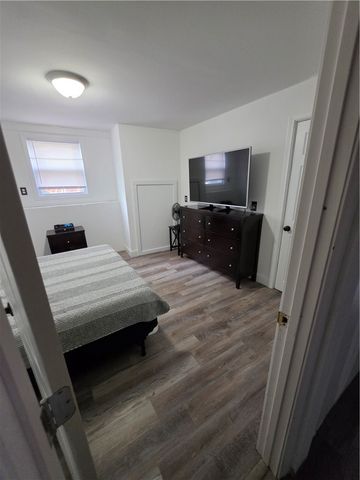 95 2nd Avenue, Cranston, RI 02910
