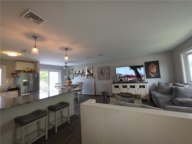 95 2nd Avenue, Cranston, RI 02910