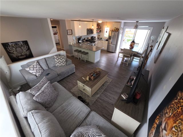 95 2nd Avenue, Cranston, RI 02910