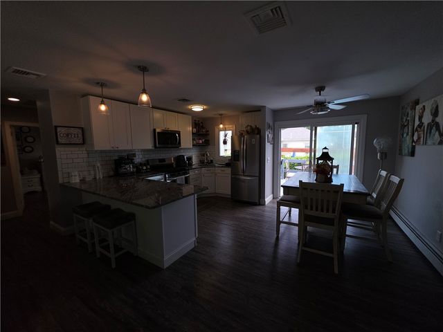 95 2nd Avenue, Cranston, RI 02910