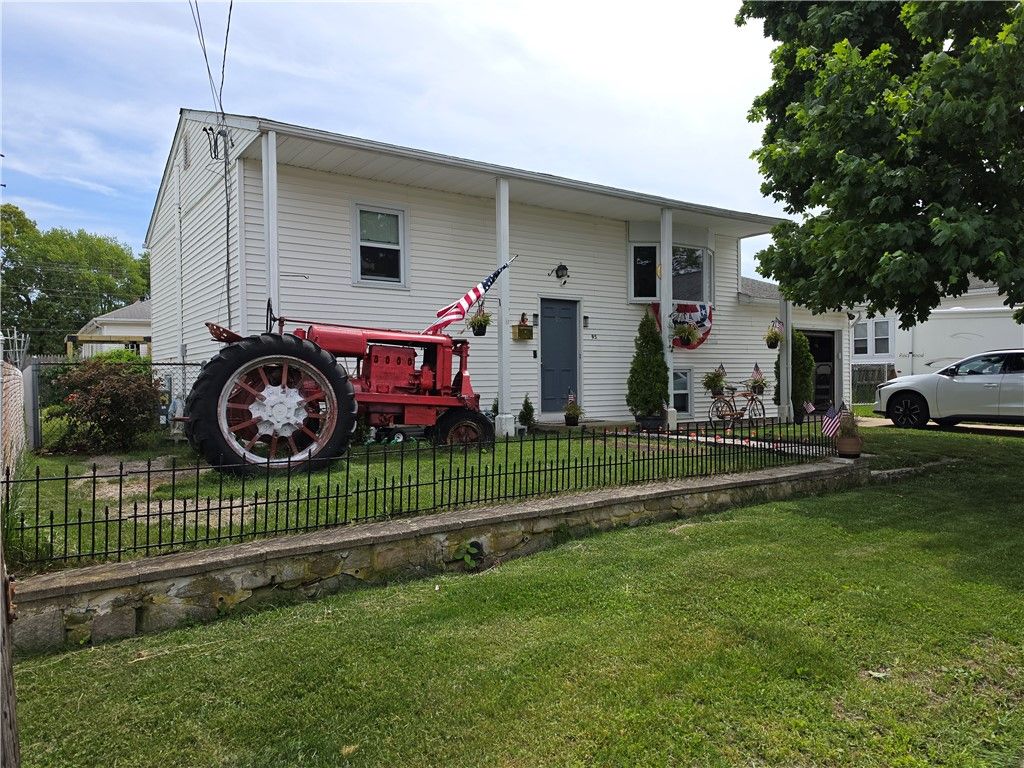 95 2nd Avenue, Cranston, RI 02910