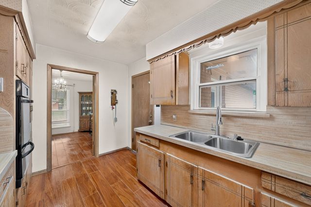 504 Rickey Canyon Avenue, Desoto, TX 75115