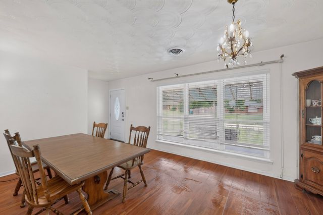 504 Rickey Canyon Avenue, Desoto, TX 75115