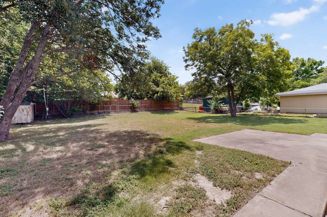 504 Rickey Canyon Avenue, Desoto, TX 75115