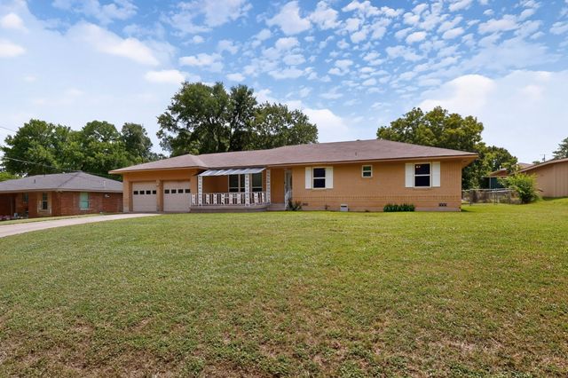 504 Rickey Canyon Avenue, Desoto, TX 75115