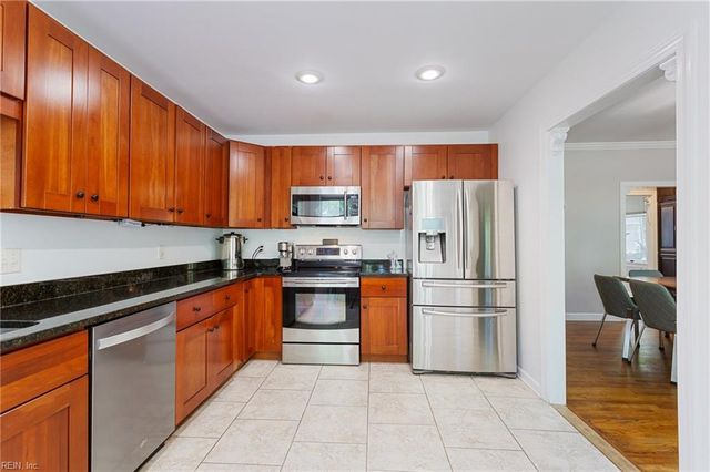 424 W Princess Anne RD, Norfolk, VA 23517