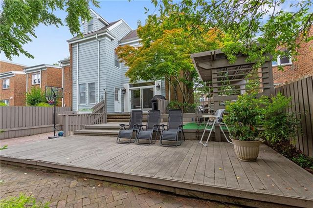 424 W Princess Anne RD, Norfolk, VA 23517