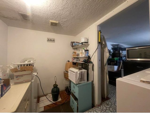 2109 Stanford Drive SE, Albuquerque, NM 87106