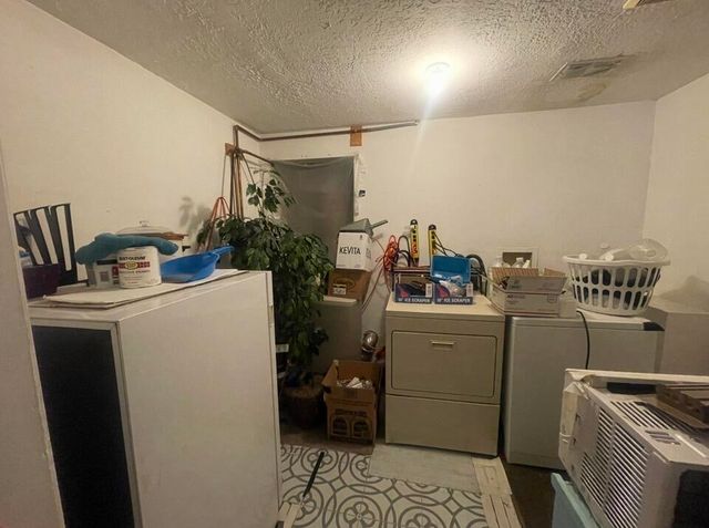 2109 Stanford Drive SE, Albuquerque, NM 87106