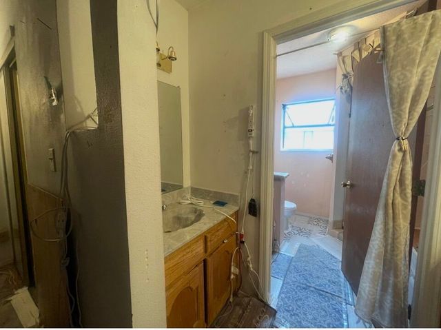 2109 Stanford Drive SE, Albuquerque, NM 87106
