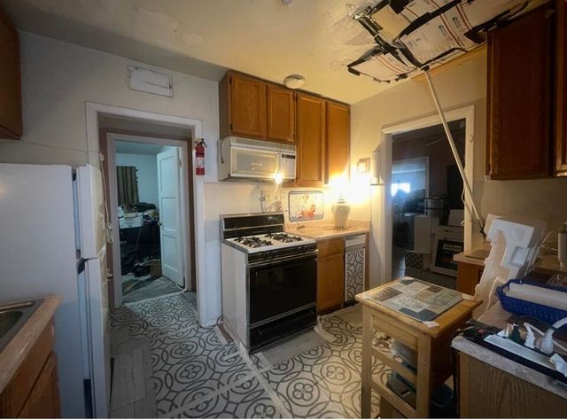 2109 Stanford Drive SE, Albuquerque, NM 87106